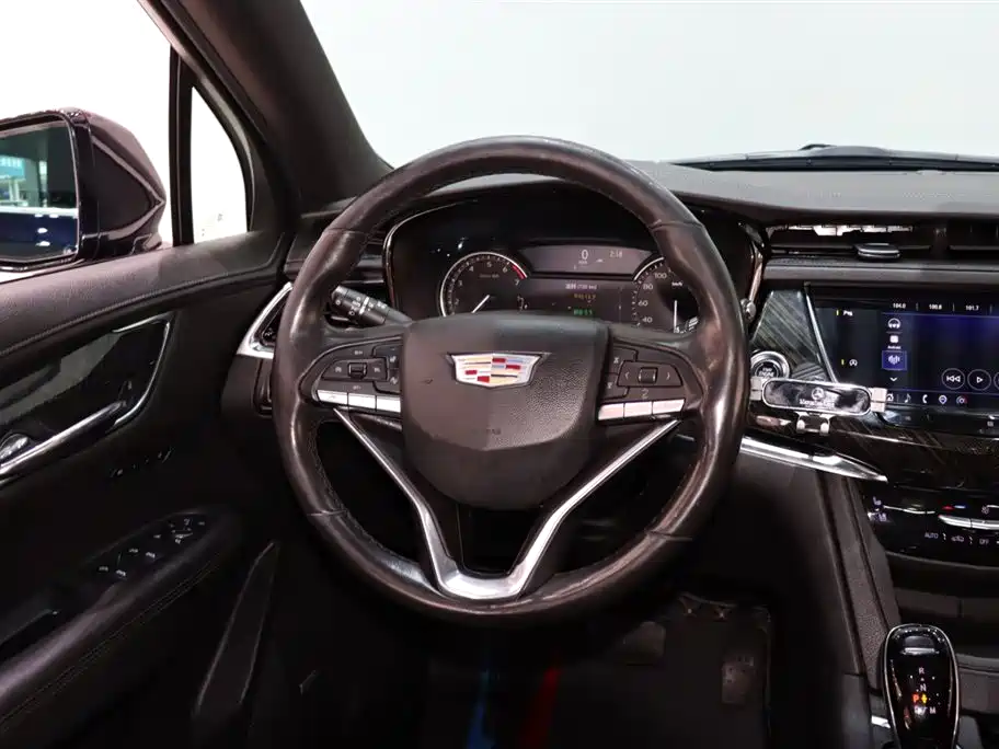 Cadillac XT6 2021 — фото 14
