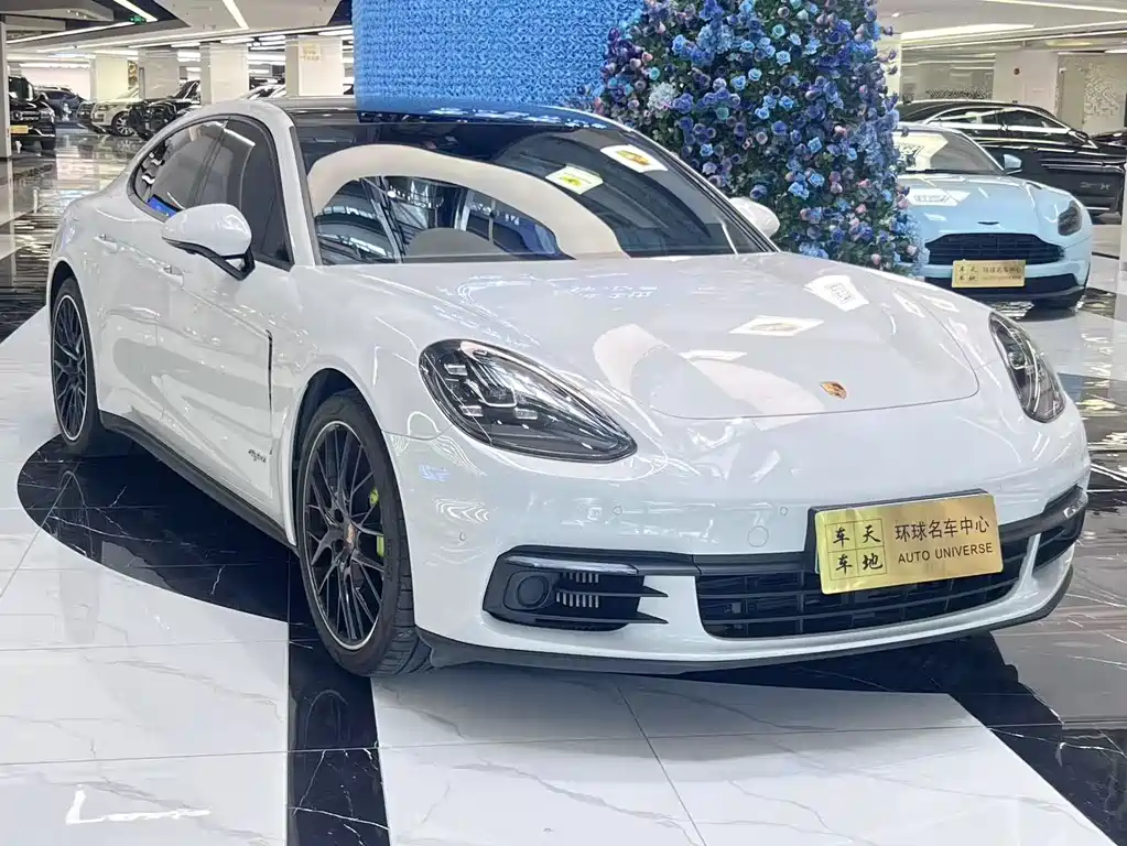 Porsche Panamera Hybrid 2021
