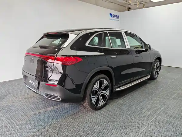 Mercedes-Benz EQE SUV 2025