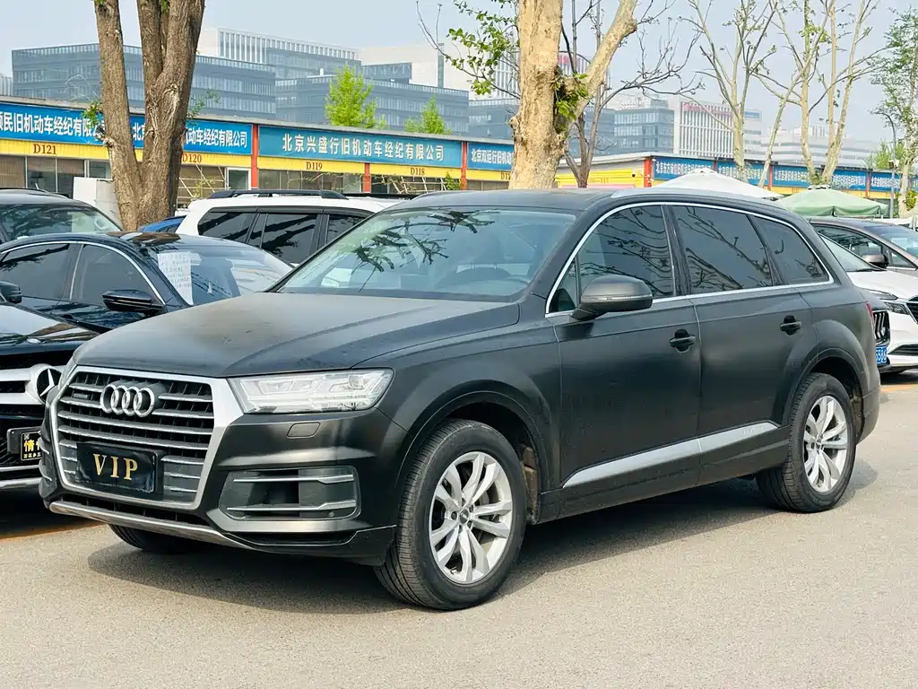 Audi Q7 2018 — фото 1