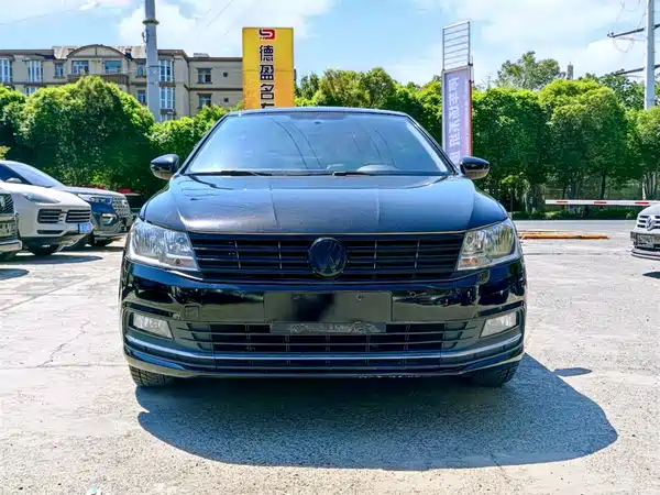 Volkswagen Lavida 2015