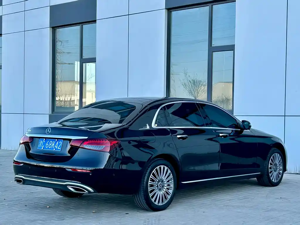Mercedes-Benz E-Class 2023 — фото 8