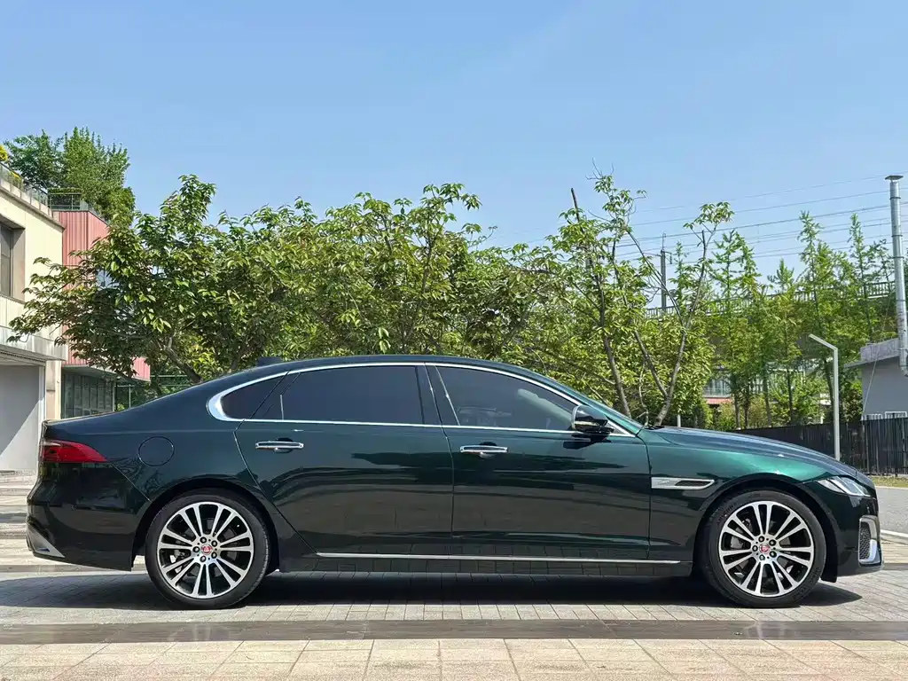 Jaguar XFL 2022 — фото 6