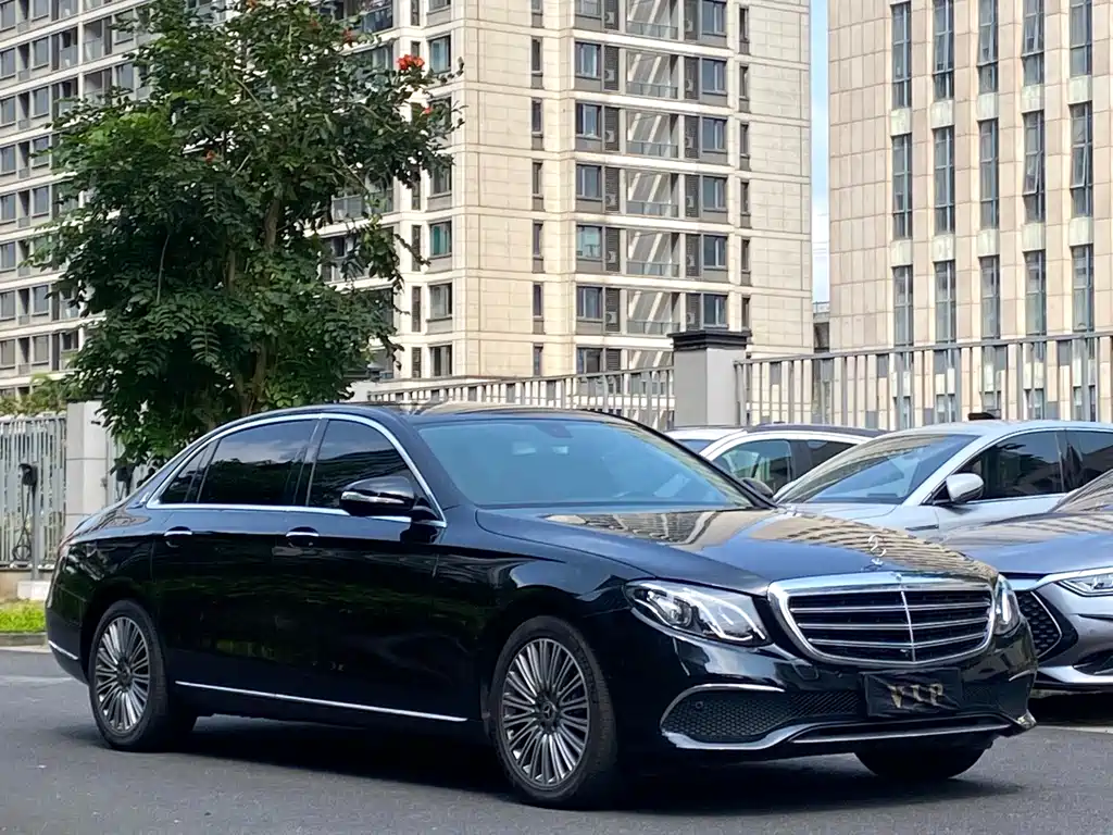 Mercedes-Benz E-Class 2020 — фото 12