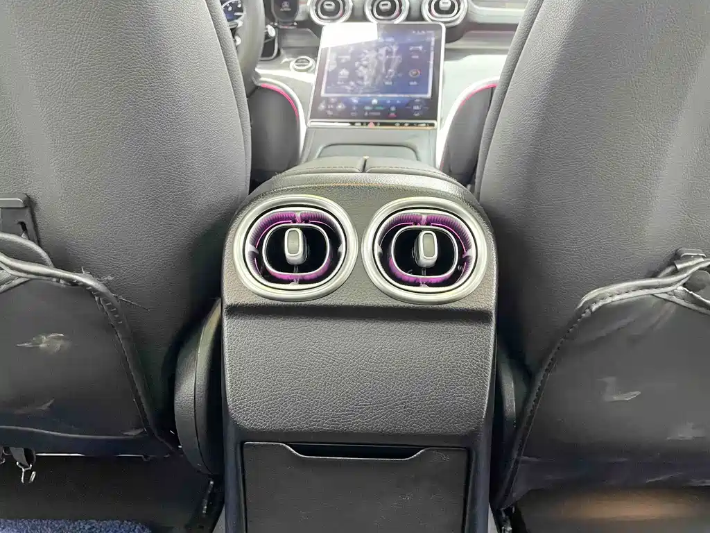 Mercedes-Benz C-Class 2024 — фото 13