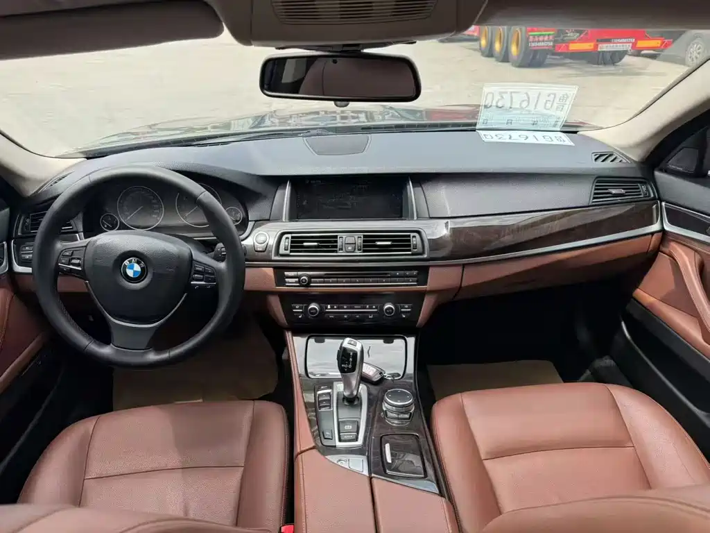 BMW 5 Series 2015 — фото 6