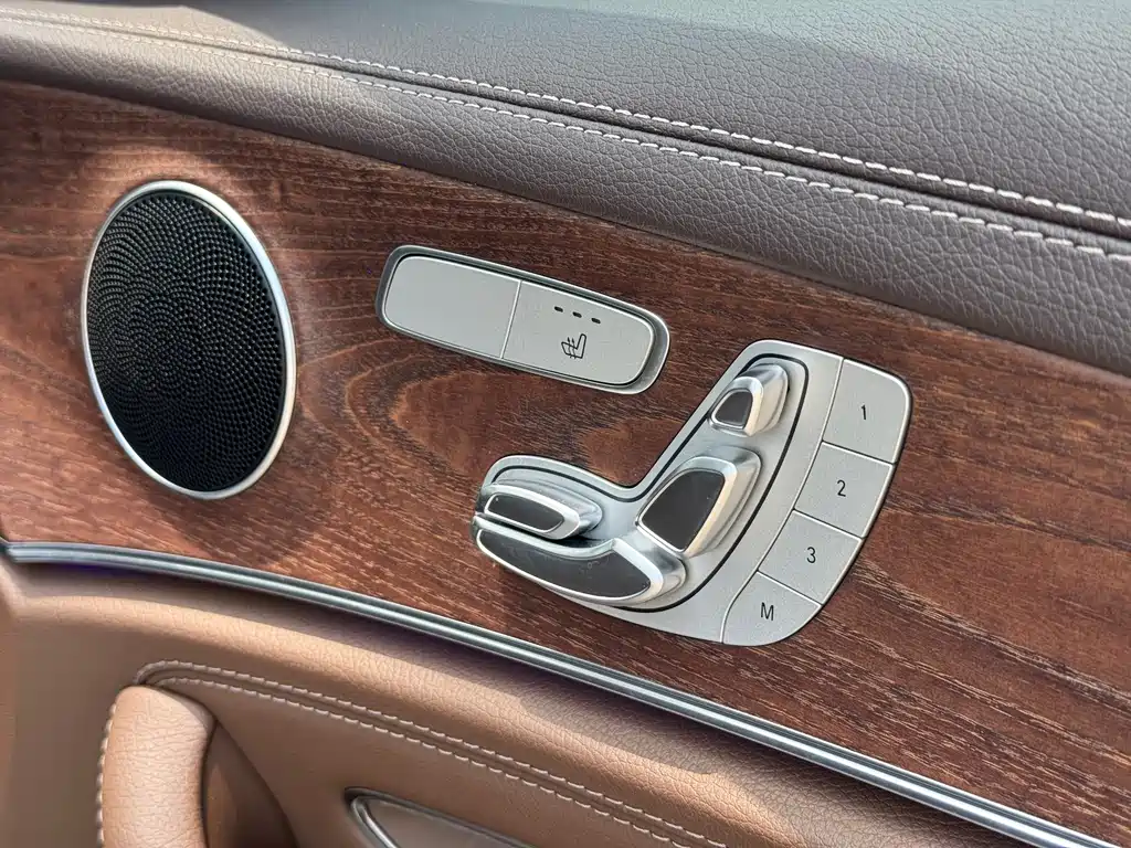 Mercedes-Benz E-Class 2023 — фото 16