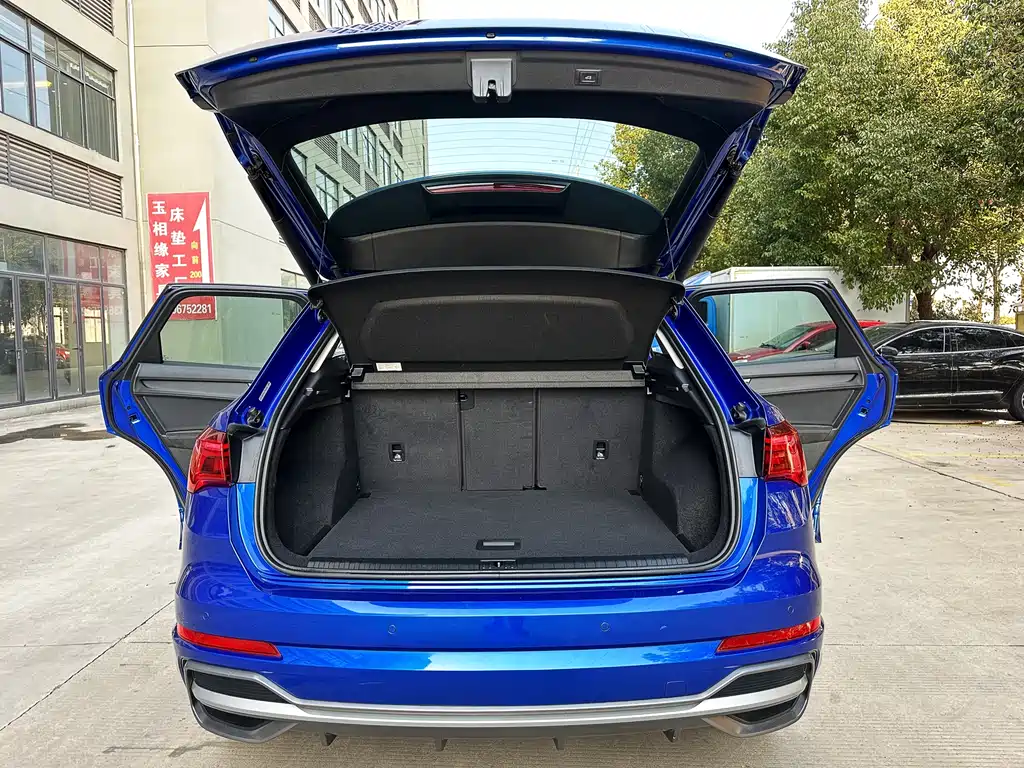 Audi Q3 2021 — фото 10