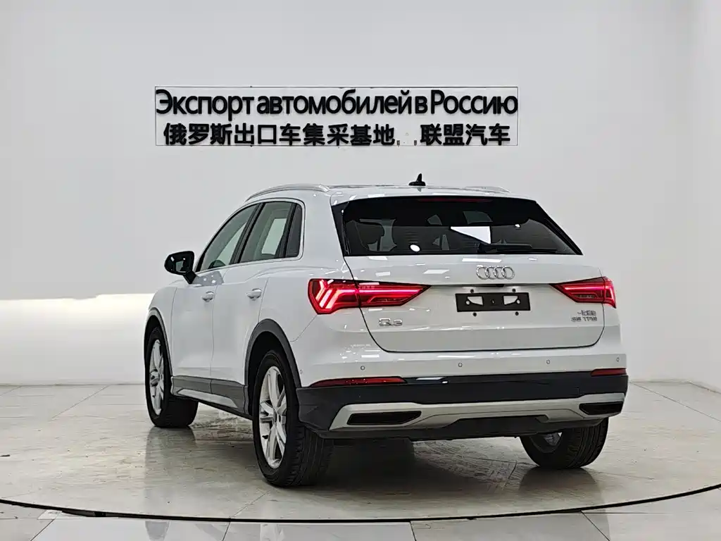 Audi Q3 2022 — фото 4