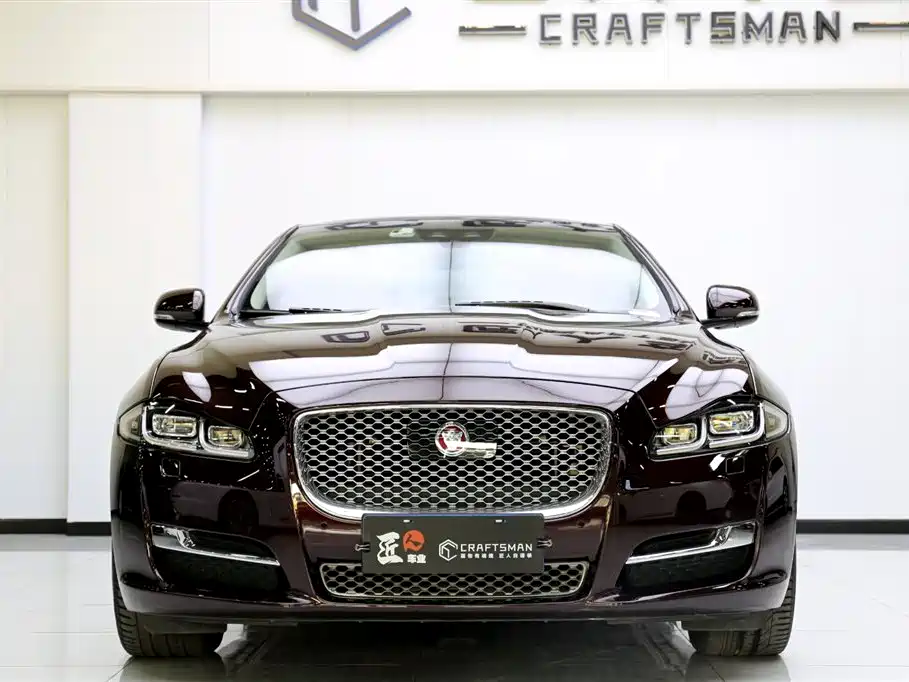 Jaguar XJ 2019 — фото 18