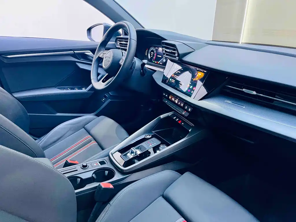 Audi A3 2023 — фото 14