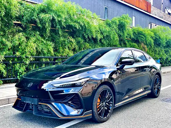 Changan UNI-V 2025