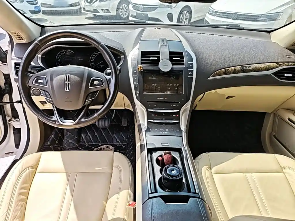 Lincoln MKZ 2015 — фото 10