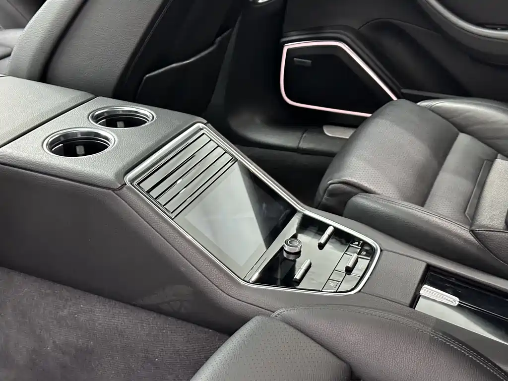 Porsche Panamera 2018 — фото 12