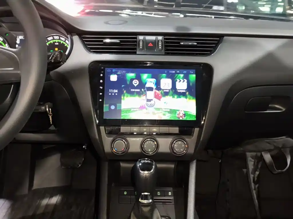 Skoda Octavia 2018 — фото 13