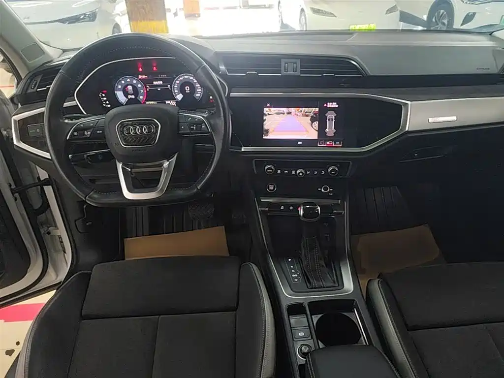 Audi Q3 2021 — фото 10