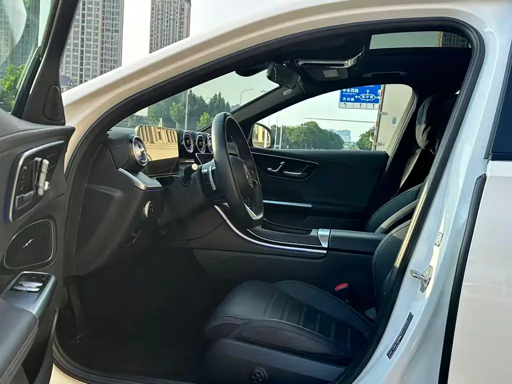 Mercedes-Benz C-Class 2023