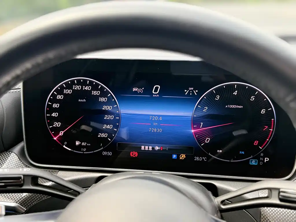 Mercedes-Benz C-Class 2023 — фото 16