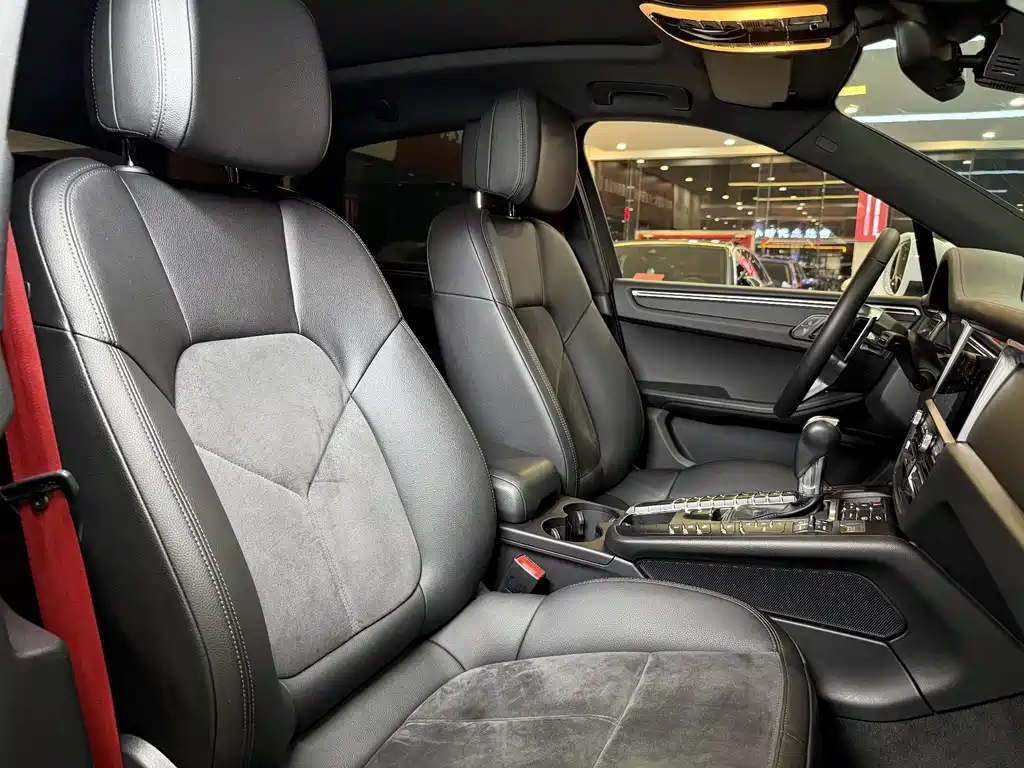 Porsche Macan 2019 — фото 17