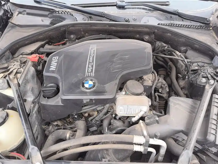 BMW 5 Series 2014 — фото 10