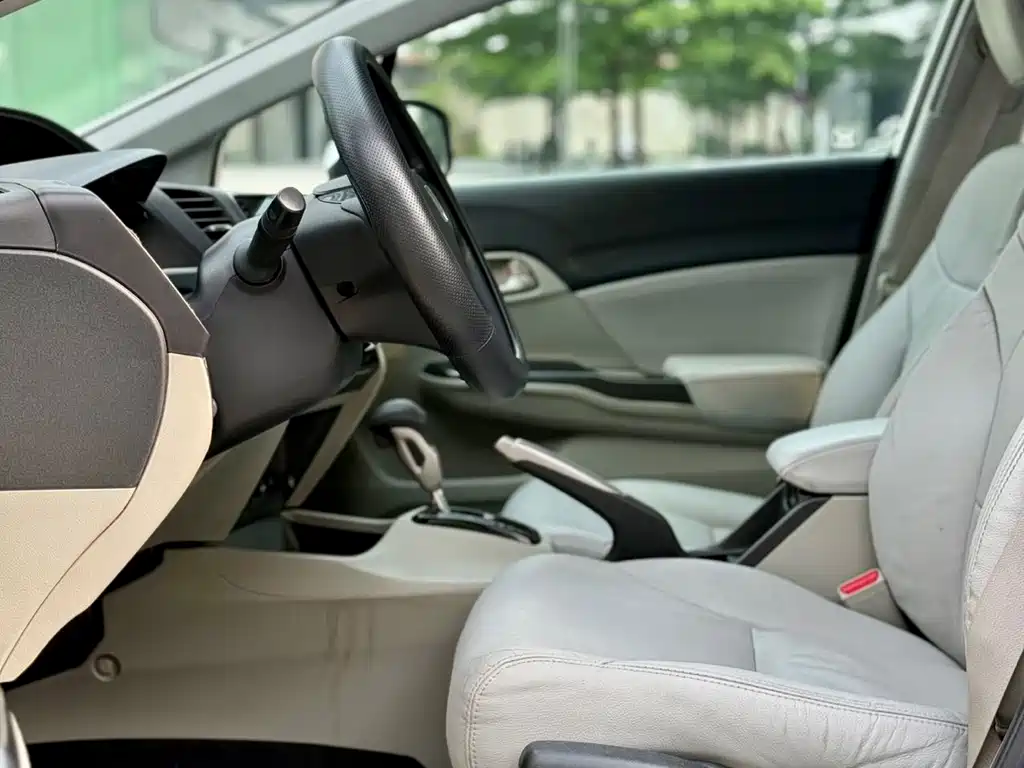Honda Civic 2015 — фото 11