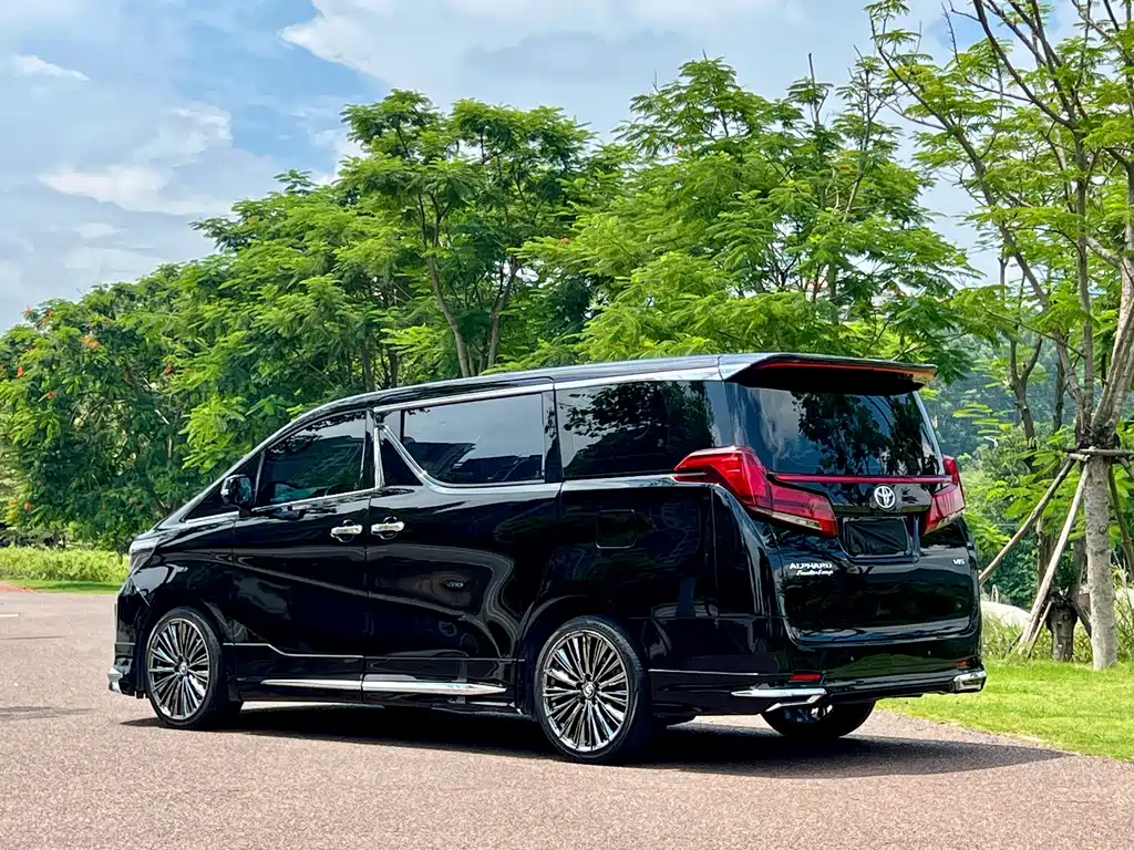 Toyota Alphard 2020 — фото 9