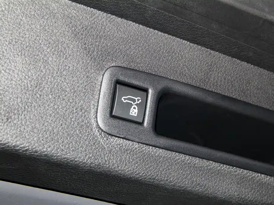 Toyota Sienna — фото 18