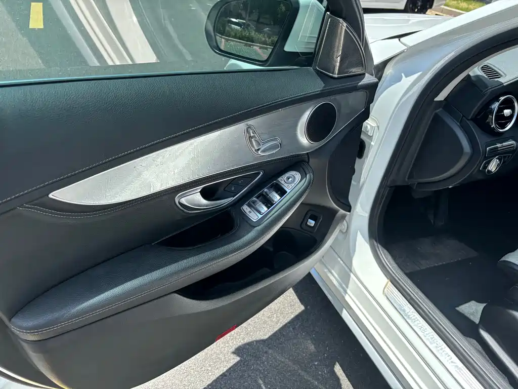 Mercedes-Benz C-Class 2019