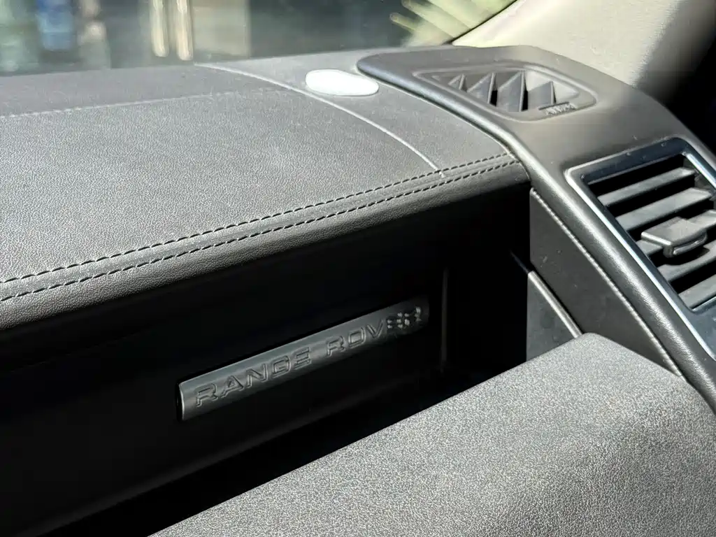 Land Rover Sport 2011 — фото 15
