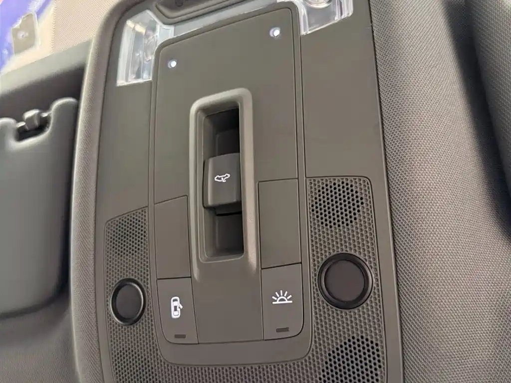 Audi A3 2023 — фото 14