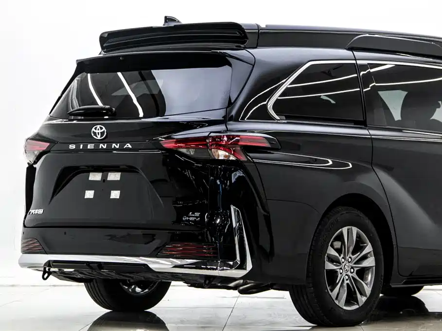 Toyota Sienna — фото 39
