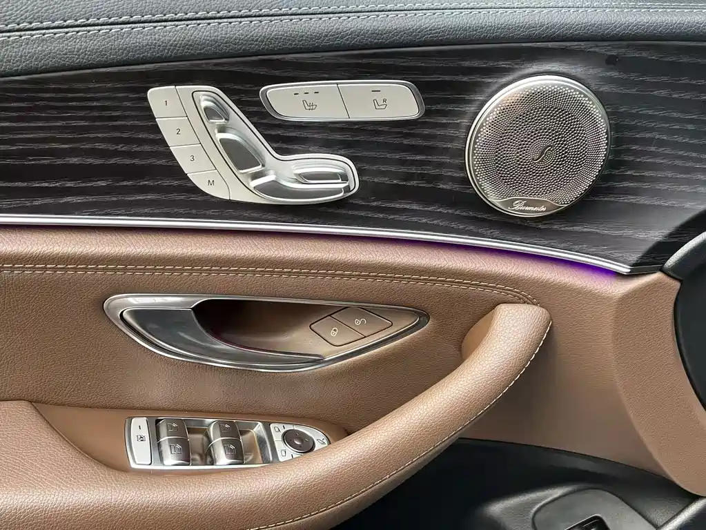 Mercedes-Benz E-Class 2019 — фото 8