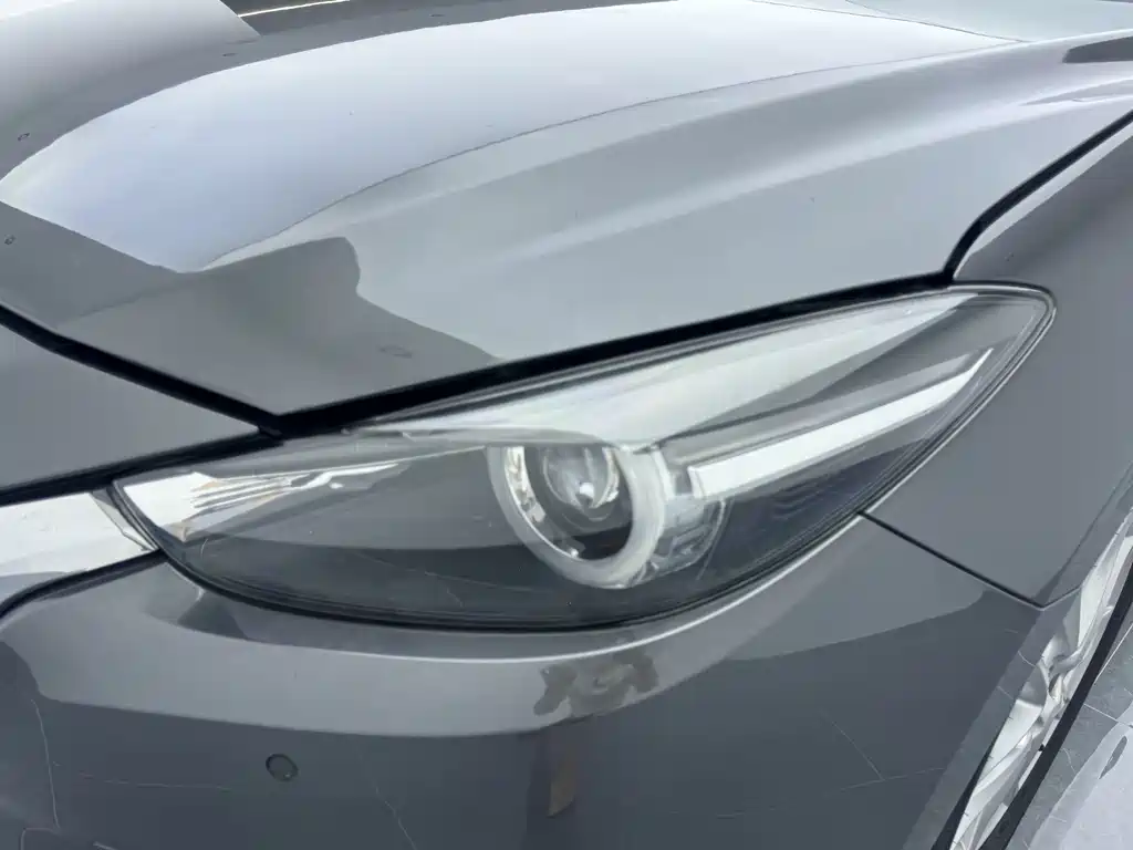 Mazda 3 Axela 2018 — фото 6