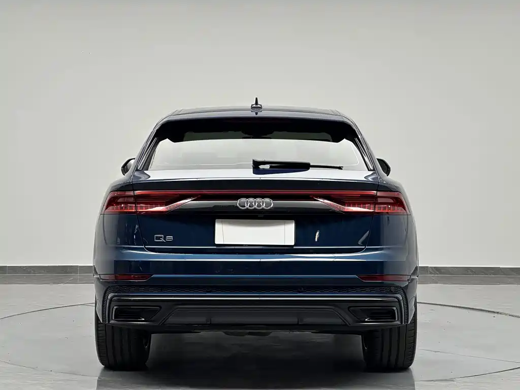 Audi Q8 2022 — фото 8