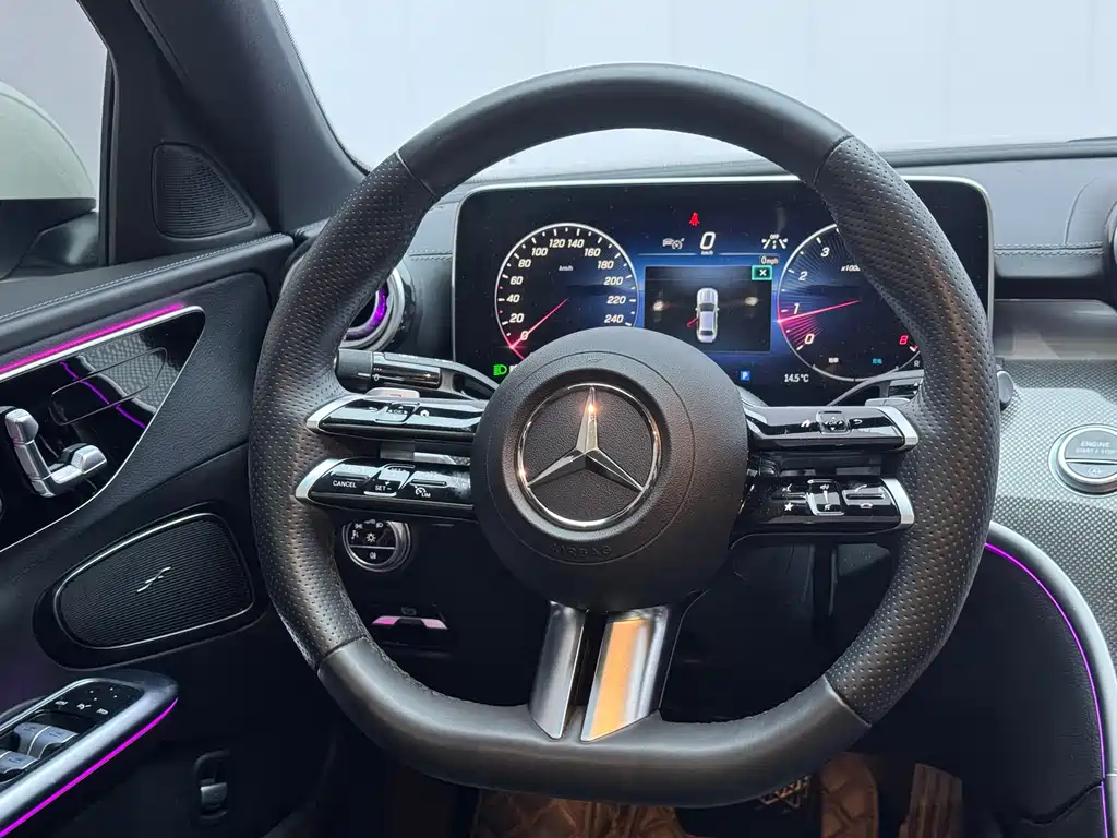 Mercedes-Benz C-Class 2023 — фото 10