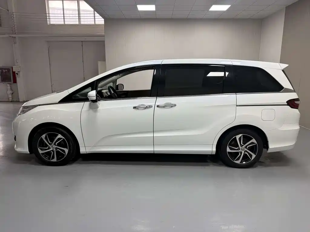 Honda Odyssey 2016 — фото 7