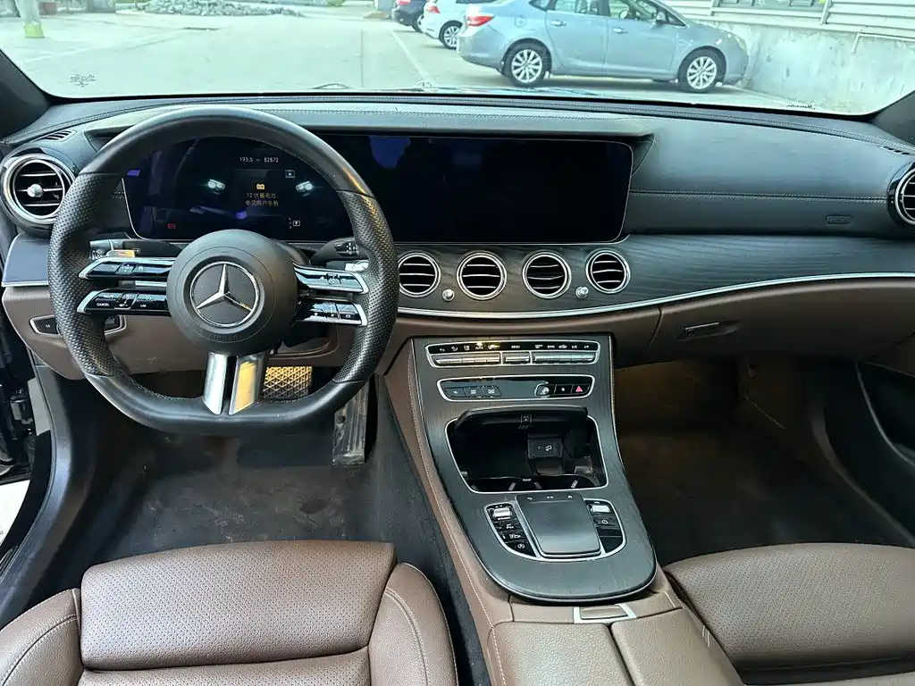 Mercedes-Benz E-Class 2022 — фото 4