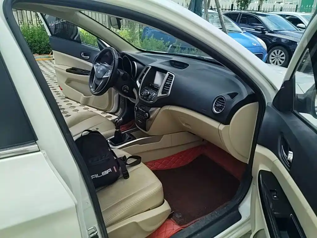 Changan Eado 2015 — фото 11
