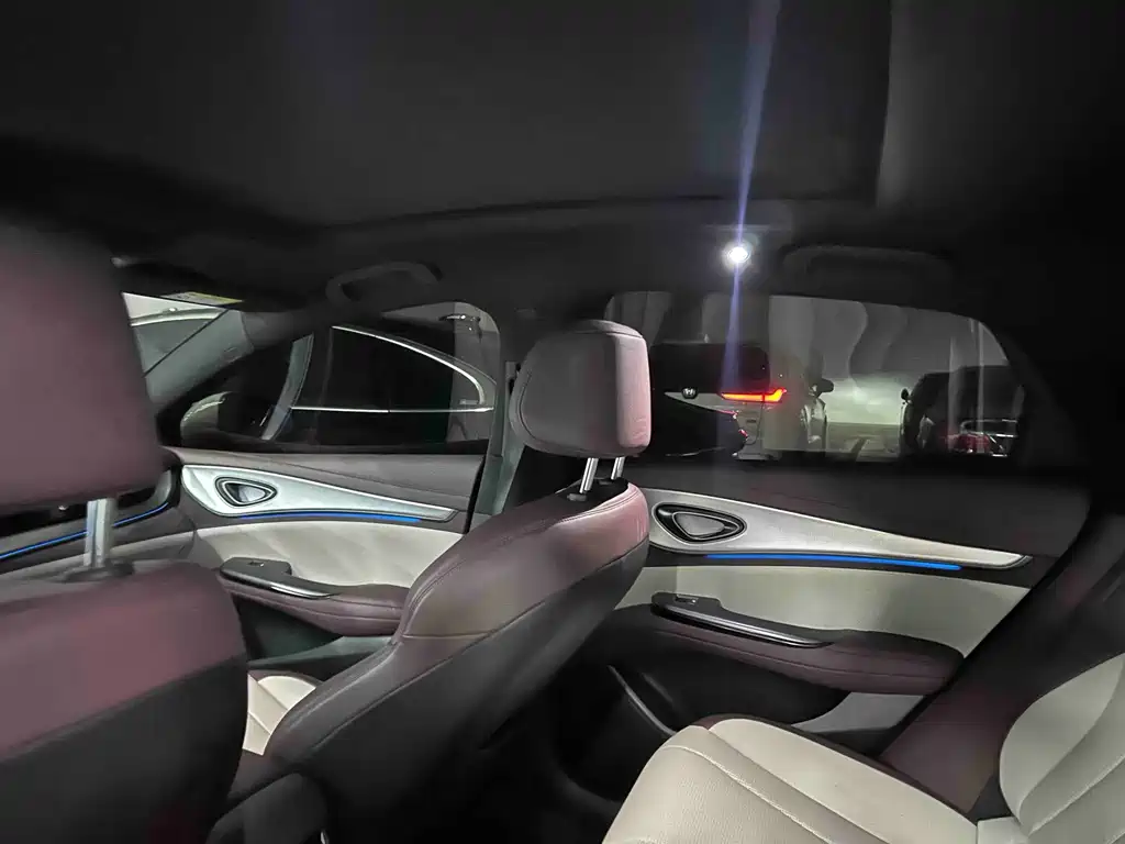 BYD Seal 07 DM-i 2025 — фото 5