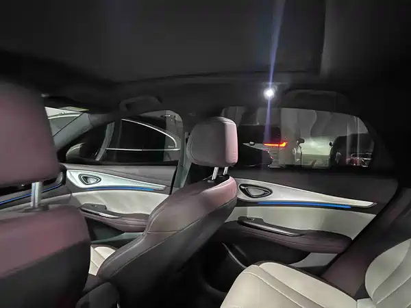 BYD Seal 07 DM-i 2025