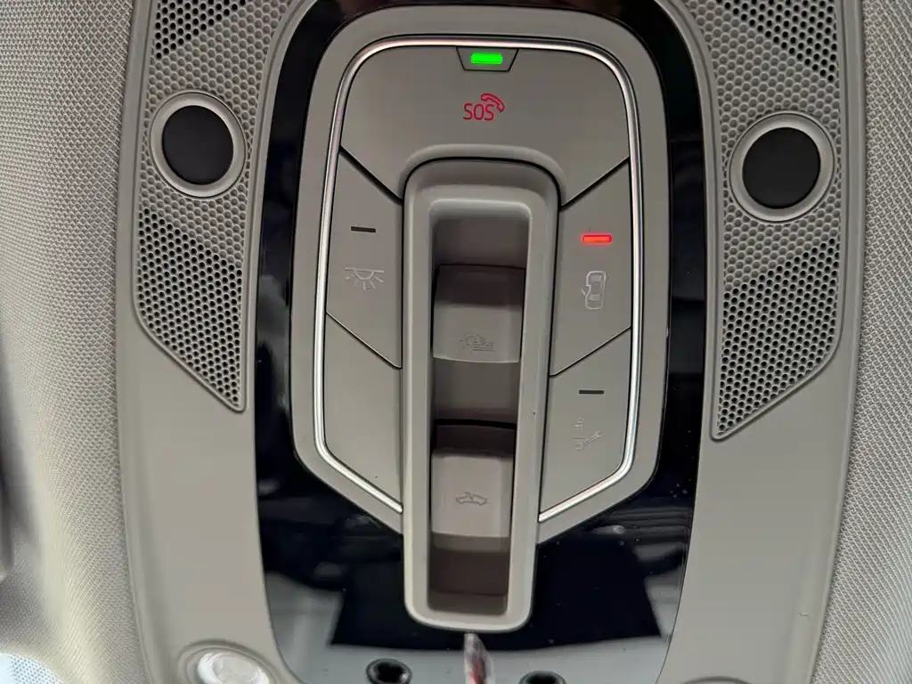 Audi Q5L 2022 — фото 17