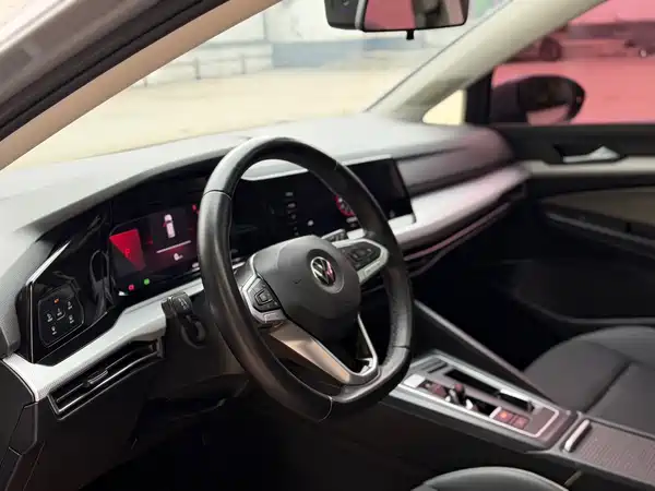 Volkswagen Golf 2021