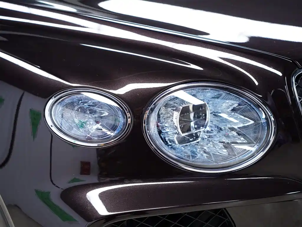 Bentley Bentayga 2023 — фото 15