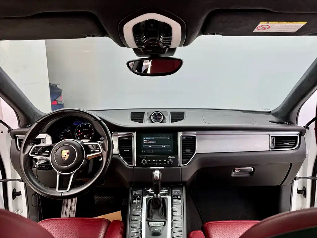 Porsche Macan 2016 — фото 22