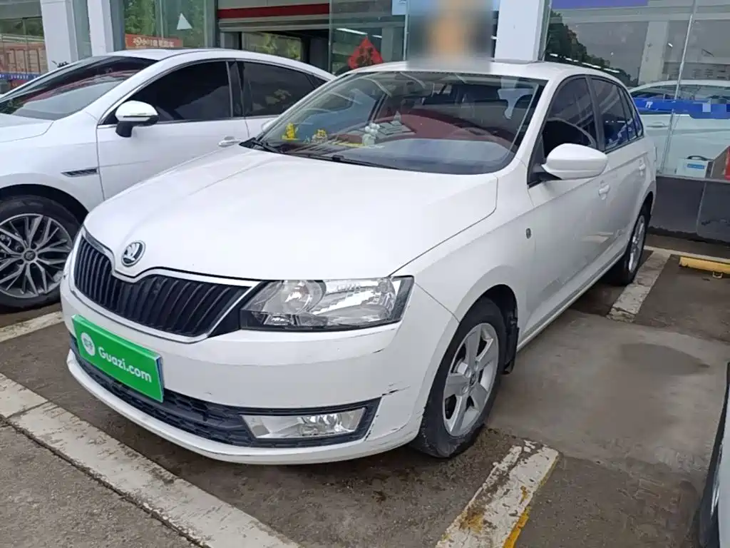Skoda Rapid Spaceback 2016 — фото 2