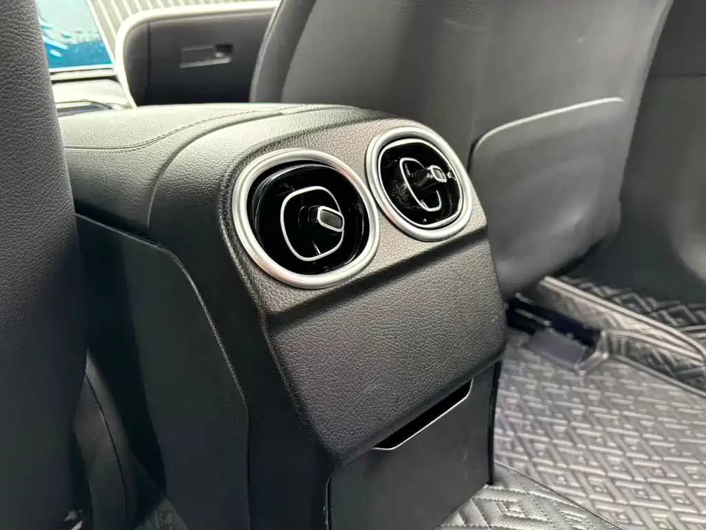 Mercedes-Benz C-Class 2022 — фото 16