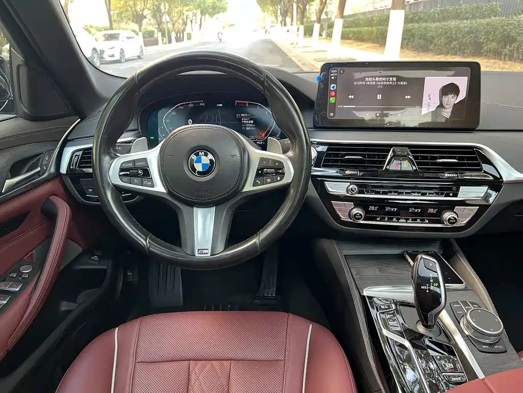 BMW 5 Series 2022 — фото 13