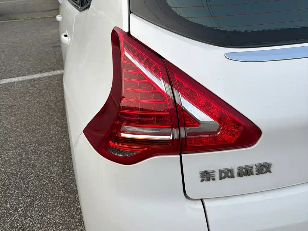 Peugeot 3008 2015 — фото 6