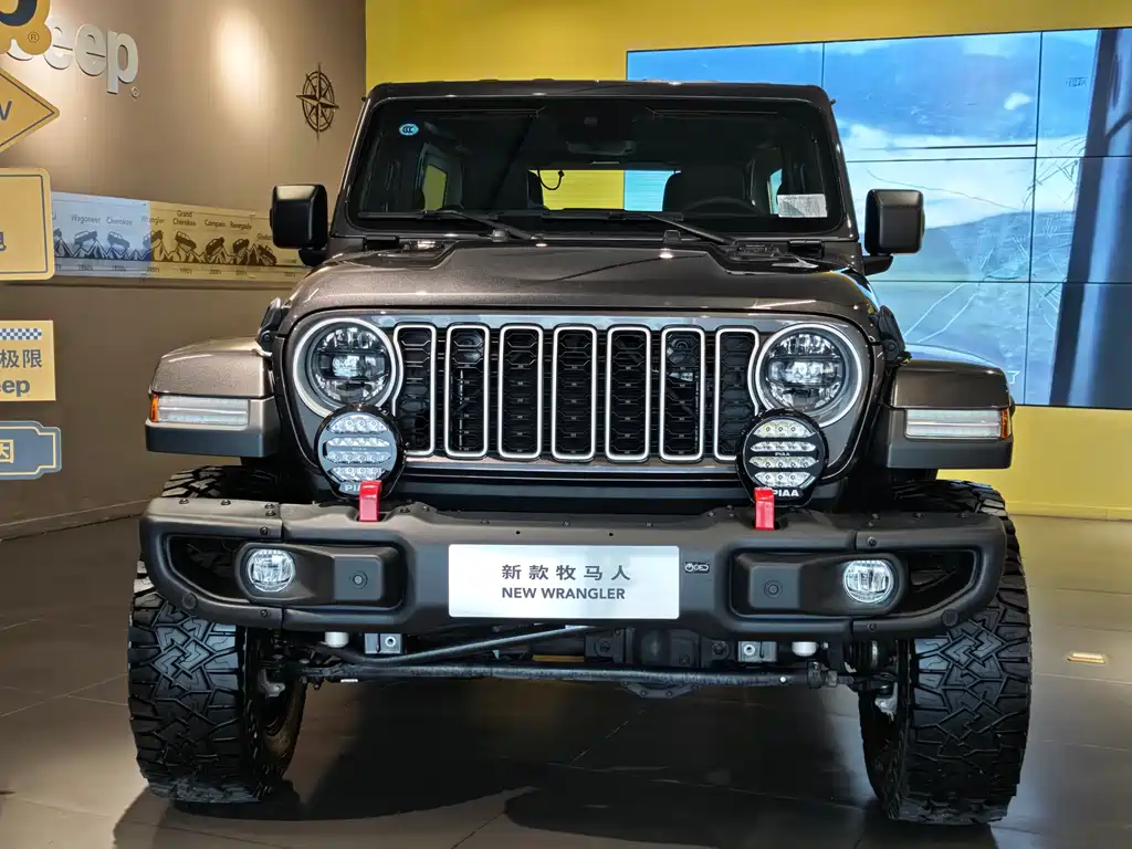 Jeep Wrangler 2023 — фото 2