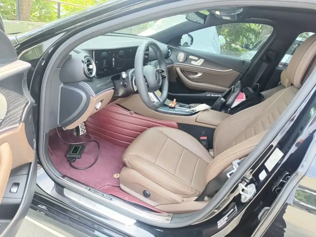 Mercedes-Benz E-Class 2023 — фото 15